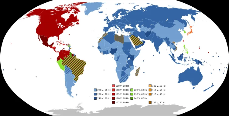 Mapa mundial de voltajes y frecuencias de la red eléctrica.